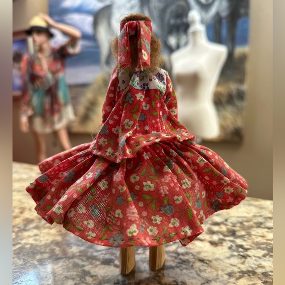 Handcarved wood Native American Indian doll w handsewn dress vintage real basket - Picture 5 of 11